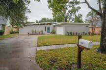 Charming 3/2 House with Pool & 1 Blk from Beach!