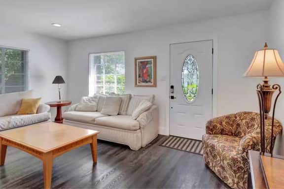 Palm Park Cozy Cottage