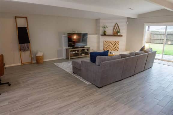 Charming 3/2 House with Pool & 1 Blk from Beach!