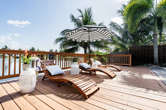 Lauderdale Lakeside Oasis